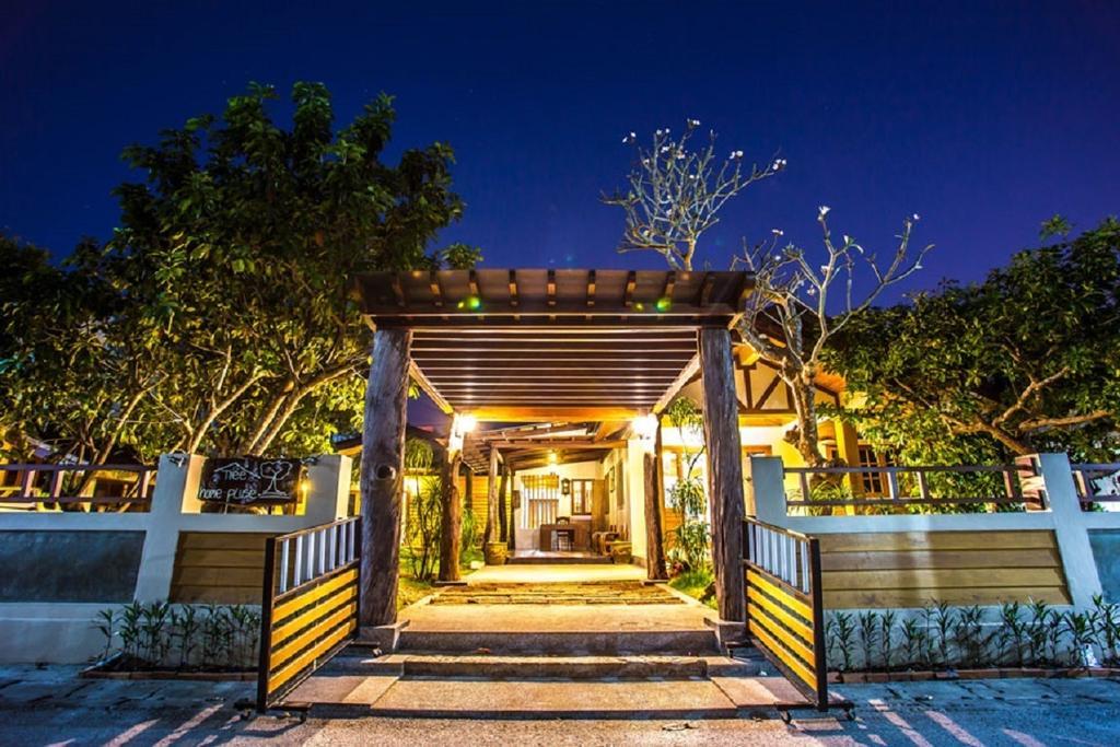 Tree Home Plus Nakhon Si Thammarat Exterior foto
